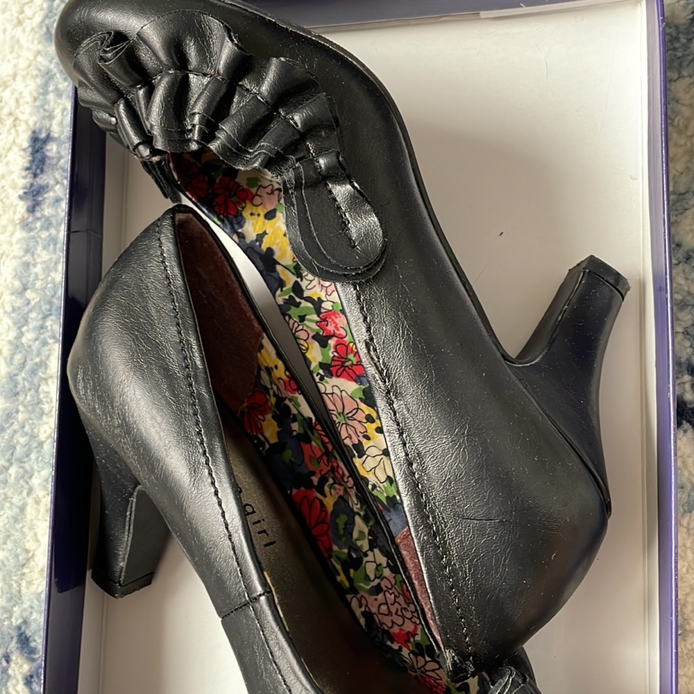 Madden Girl Ruffle Heels - Picture 2 of 5